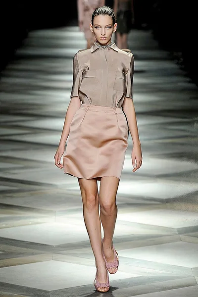 Look 19